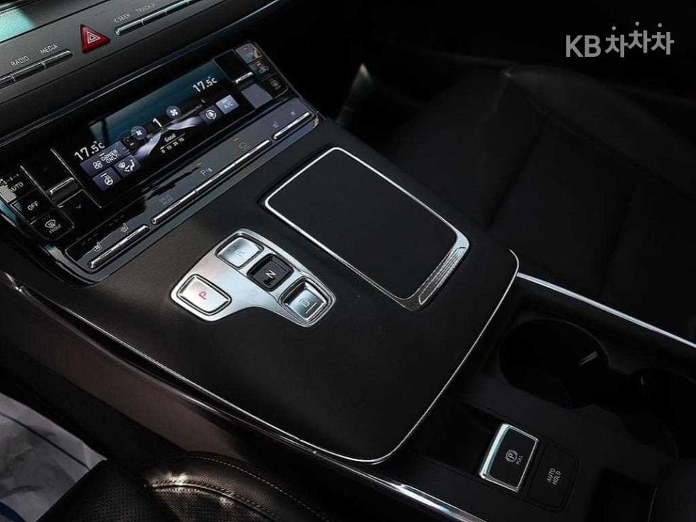 Hyundai The New (facelift) Grandeur (Azera) Hybrid2.4 Le Blanc - 12