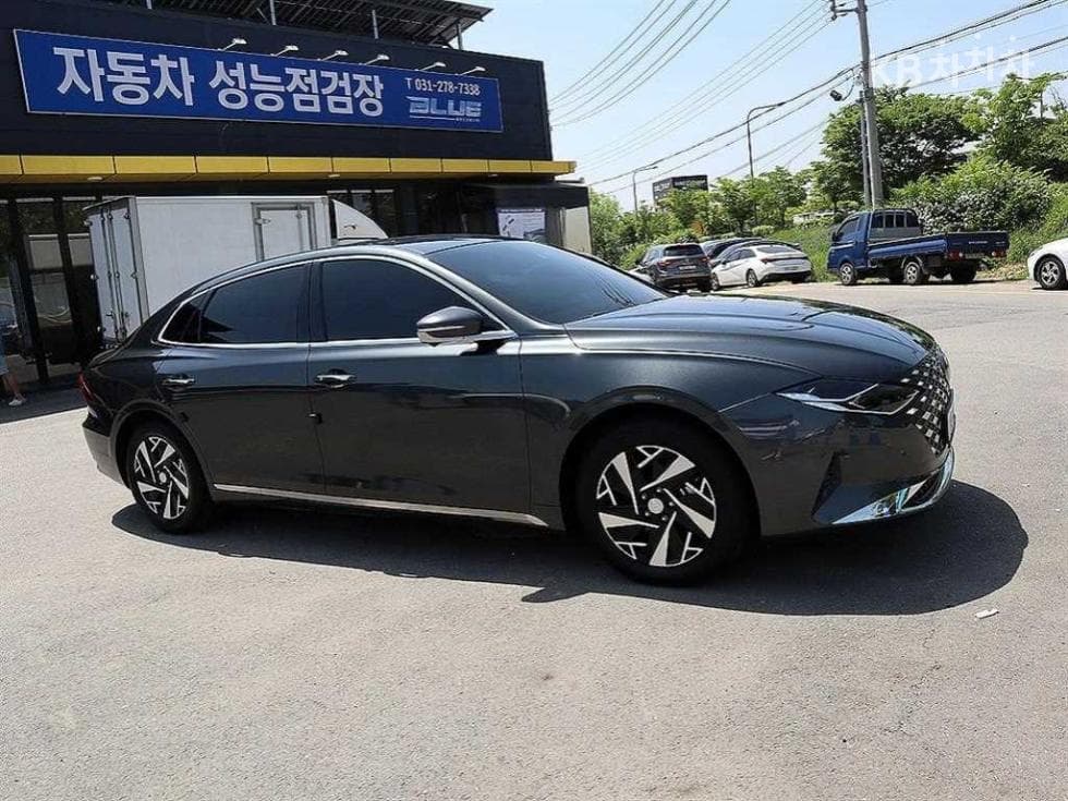 Hyundai The New (facelift) Grandeur (Azera) Hybrid2.4 Le Blanc - 20