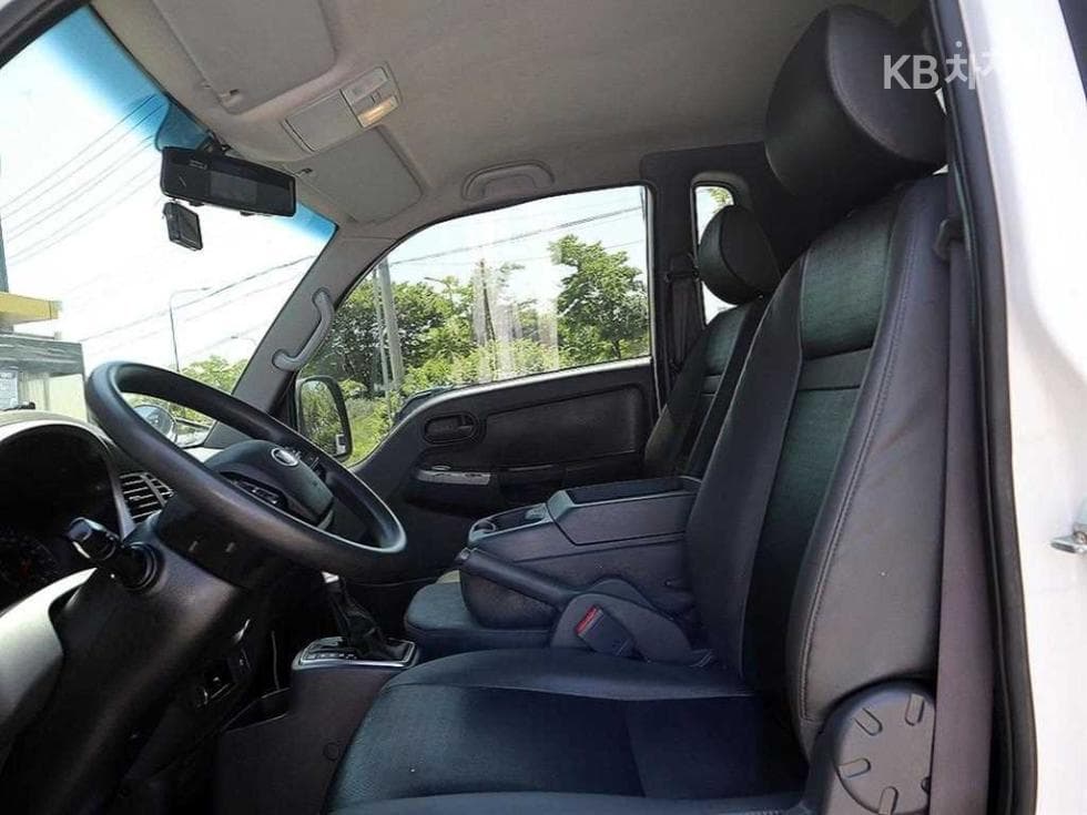 Киа The New (фейслифт) Бонго 3 (лек)Box Truck 1 тон 표준형 Королевска кабина Удължено междуосие L - 7