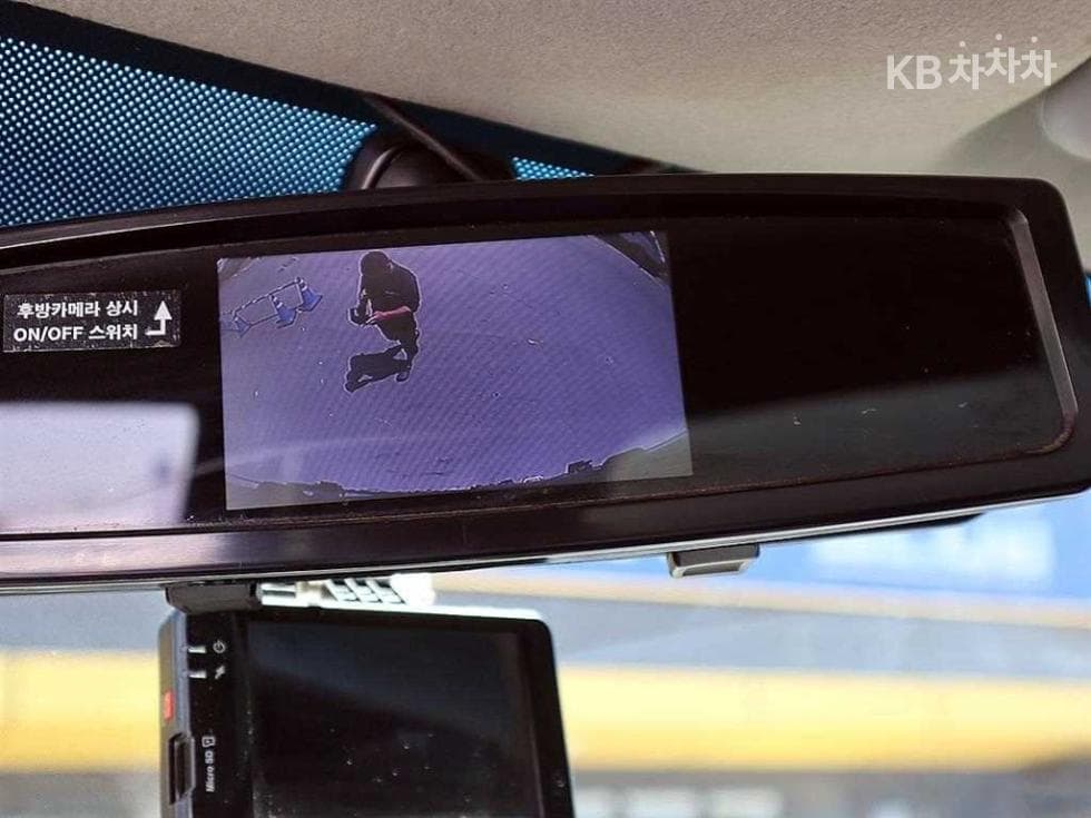 Киа The New (фейслифт) Бонго 3 (лек)Box Truck 1 тон 표준형 Королевска кабина Удължено междуосие L - 16