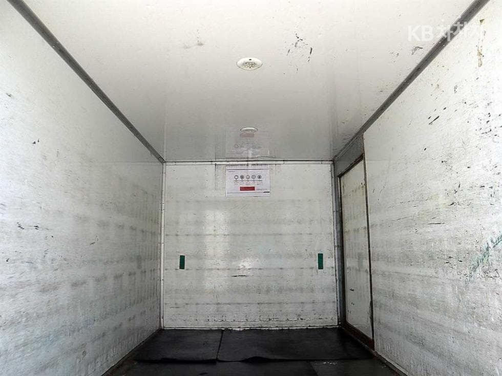 Киа The New (фейслифт) Бонго 3 (лек)Box Truck 1 тон 표준형 Королевска кабина Удължено междуосие L - 17