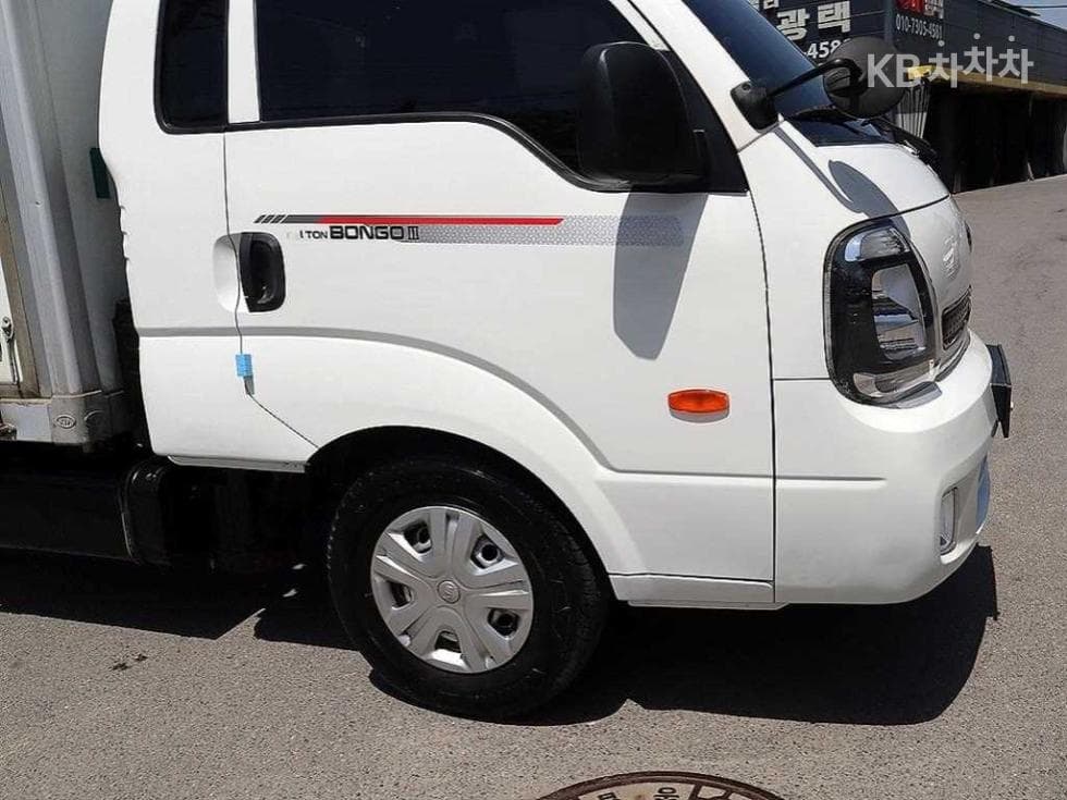 Киа The New (фейслифт) Бонго 3 (лек)Box Truck 1 тон 표준형 Королевска кабина Удължено междуосие L - 19