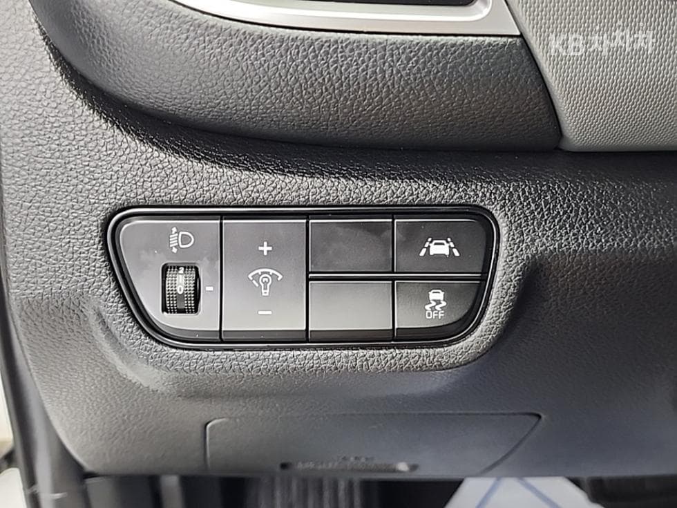 Kia Seltos1.6 Gasoline Turbo 2WD Trendy - 17