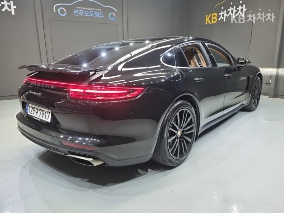 Porsche 파나메라 (971)3.0 4 Standard - 4