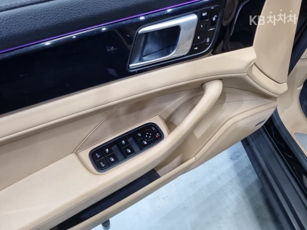 Porsche 파나메라 (971)3.0 4 Standard - 18