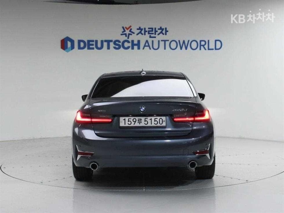 BMW 3 Series (G20)320d xDrive Luxury Line - 4