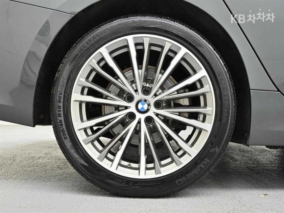 BMW 3 Series (G20)320d xDrive Luxury Line - 5