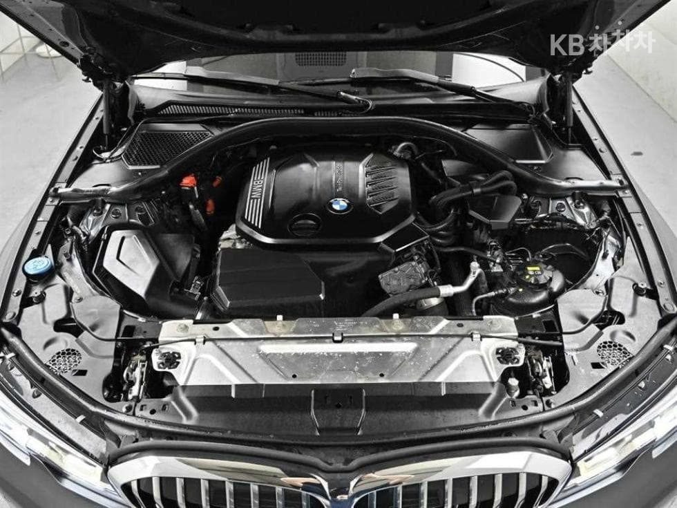 BMW 3 Series (G20)320d xDrive Luxury Line - 6