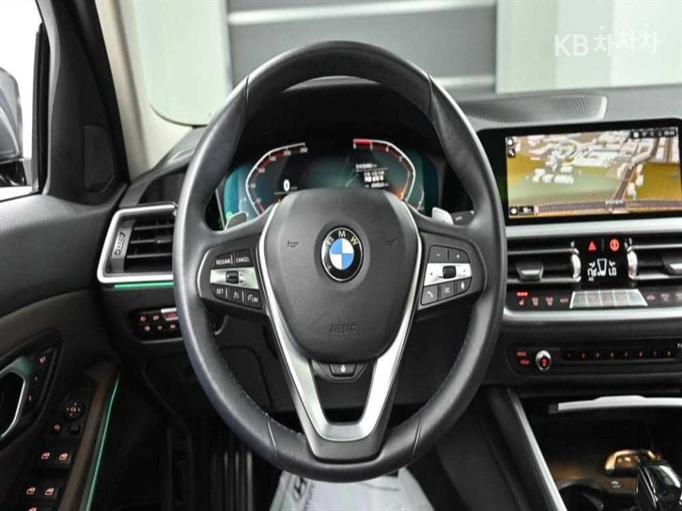 BMW 3 Series (G20)320d xDrive Luxury Line - 13