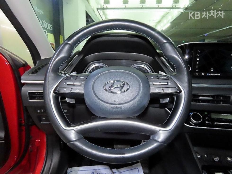 Hyundai Sonata (DN8)1.6 T Premium - 14