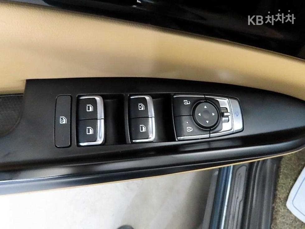 Киа Канивал 4-то поколениеG3.5 GDI 9-местен Престиж - 13