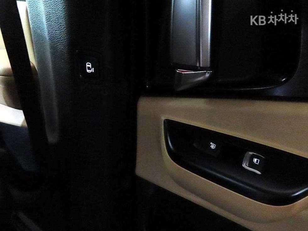 Киа Канивал 4-то поколениеG3.5 GDI 9-местен Престиж - 15