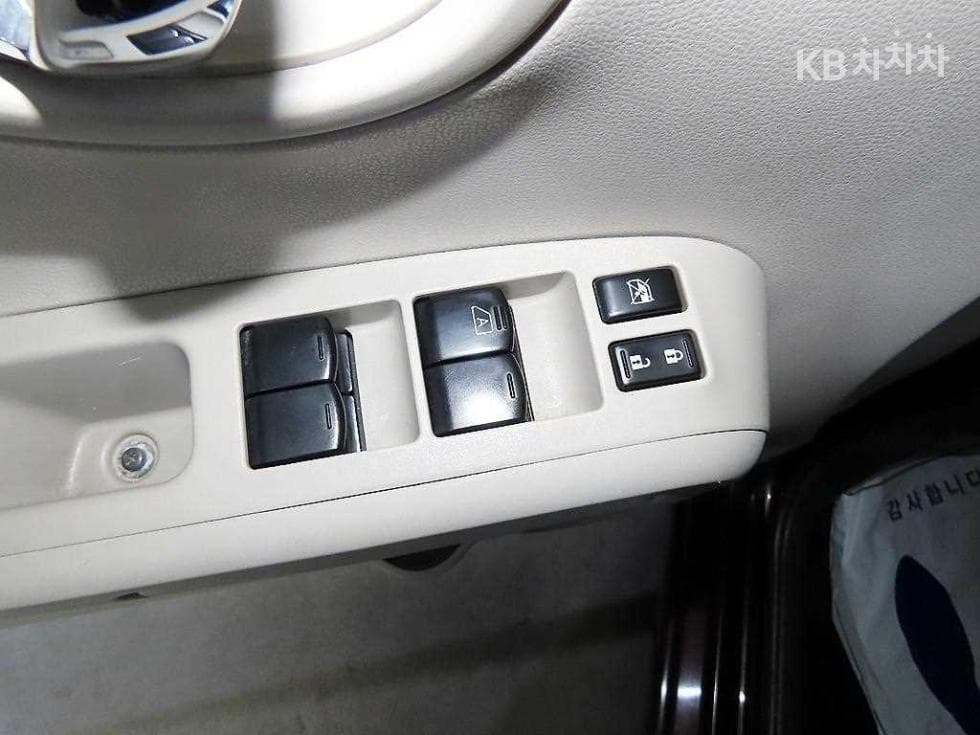 Нисан 큐브1.8 SL CVT (Безстепенна) - 13