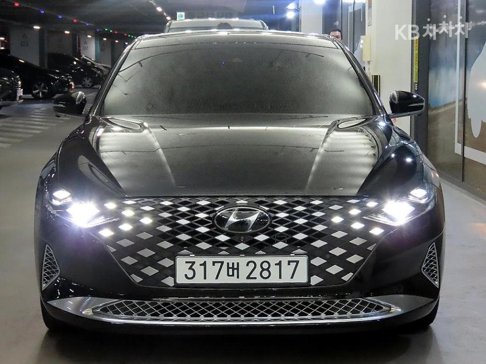 Hyundai The New (facelift) Grandeur (Azera)2.5 Calligraphy - 2