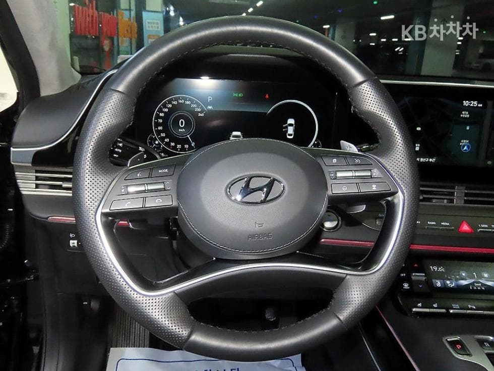 Hyundai The New (facelift) Grandeur (Azera)2.5 Calligraphy - 8