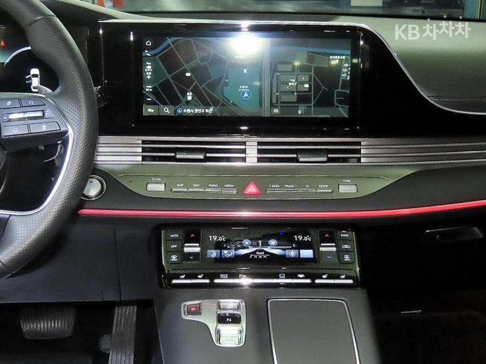 Hyundai The New (facelift) Grandeur (Azera)2.5 Calligraphy - 11