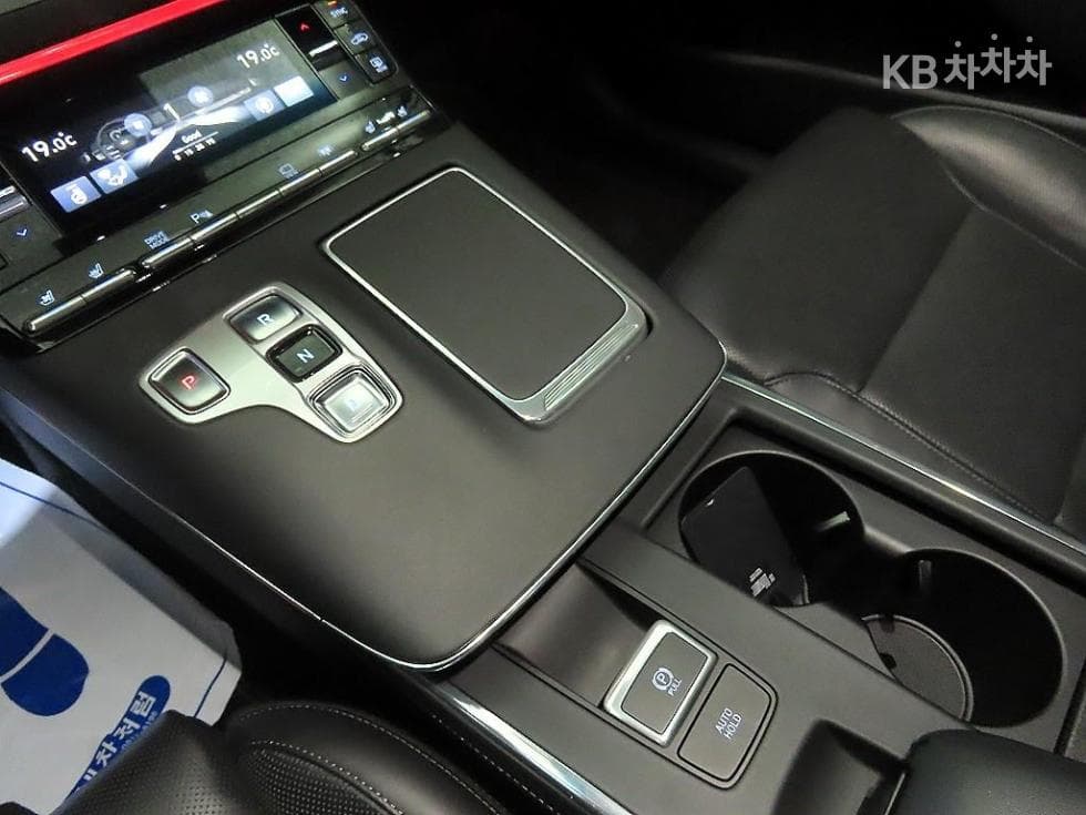 Hyundai The New (facelift) Grandeur (Azera)2.5 Calligraphy - 12