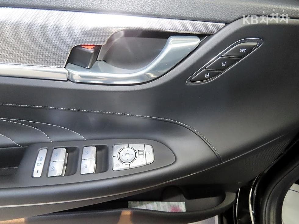 Hyundai The New (facelift) Grandeur (Azera)2.5 Calligraphy - 13
