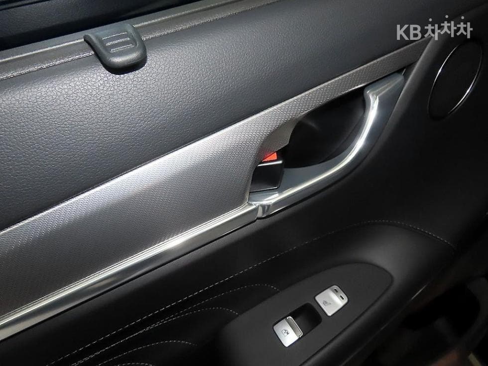 Hyundai The New (facelift) Grandeur (Azera)2.5 Calligraphy - 16