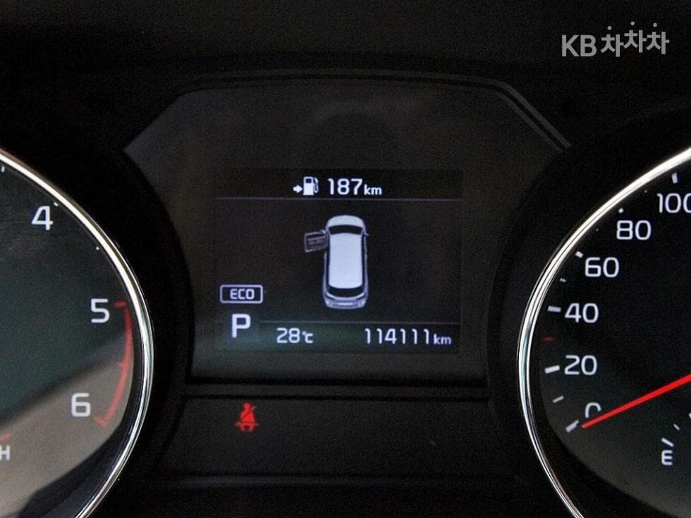 Kia The New (facelift) Carnival9-seater 2.2 Diesel Prestige - 9