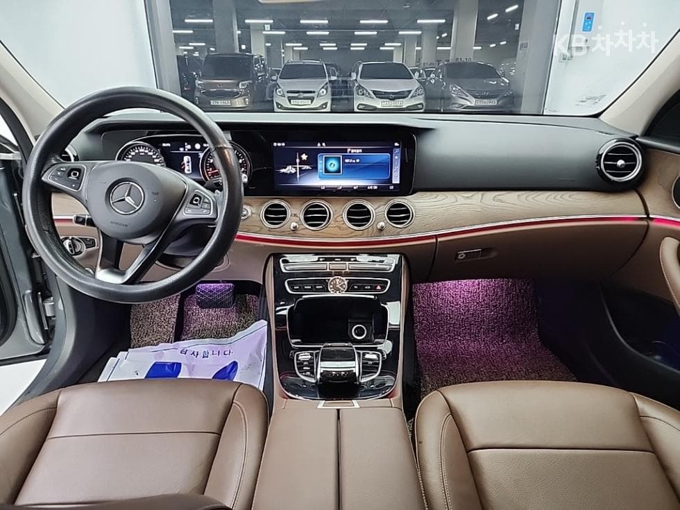 Mercedes-Benz E-ClassE300 W124 - 7
