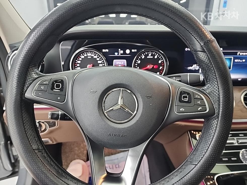 Mercedes-Benz E-ClassE300 W124 - 9