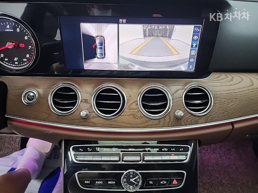 Mercedes-Benz E-ClassE300 W124 - 10