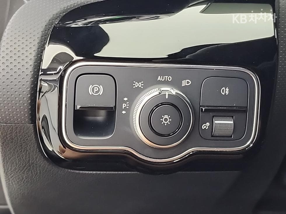 Mercedes-Benz A클래스(W177)A200 d - 17