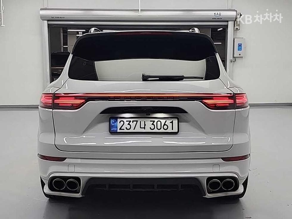 Porsche Нов Cayenne(958)3.0 Дизел Platinum Edition - 3