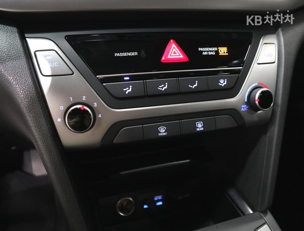 Hyundai Avante (Elantra)AD1.6 GDi Value Plus - 13
