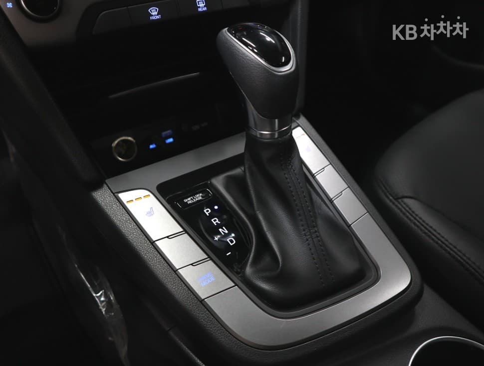 Hyundai Avante (Elantra)AD1.6 GDi Value Plus - 14