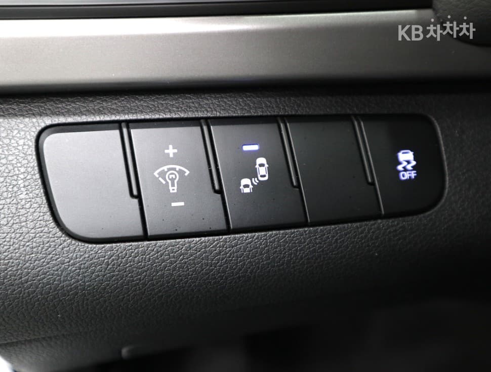 Hyundai Avante (Elantra)AD1.6 GDi Value Plus - 15