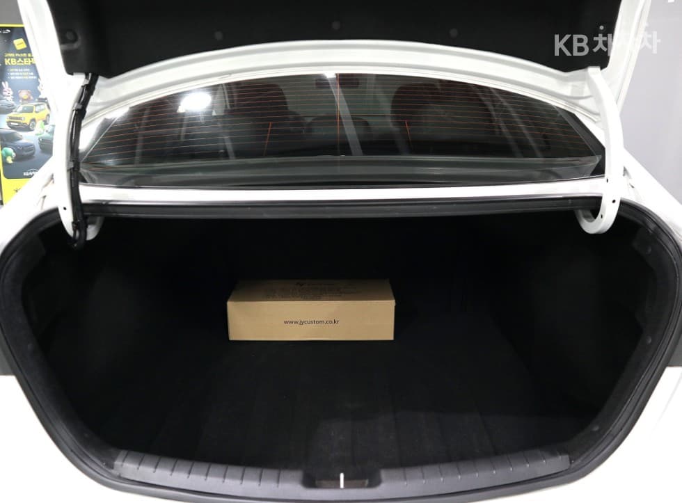 Hyundai Avante (Elantra)AD1.6 GDi Value Plus - 19