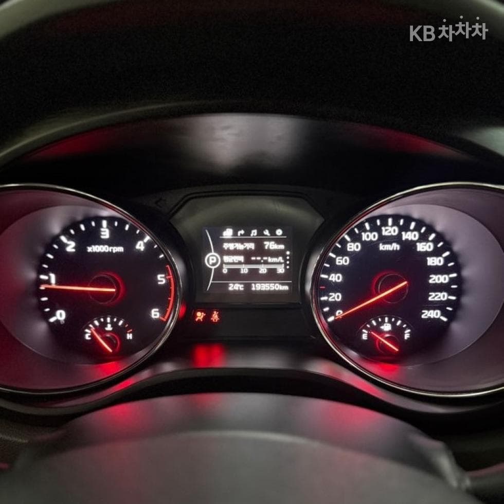 Kia All New Carnival9-seater 2.2 Diesel Luxury - 9
