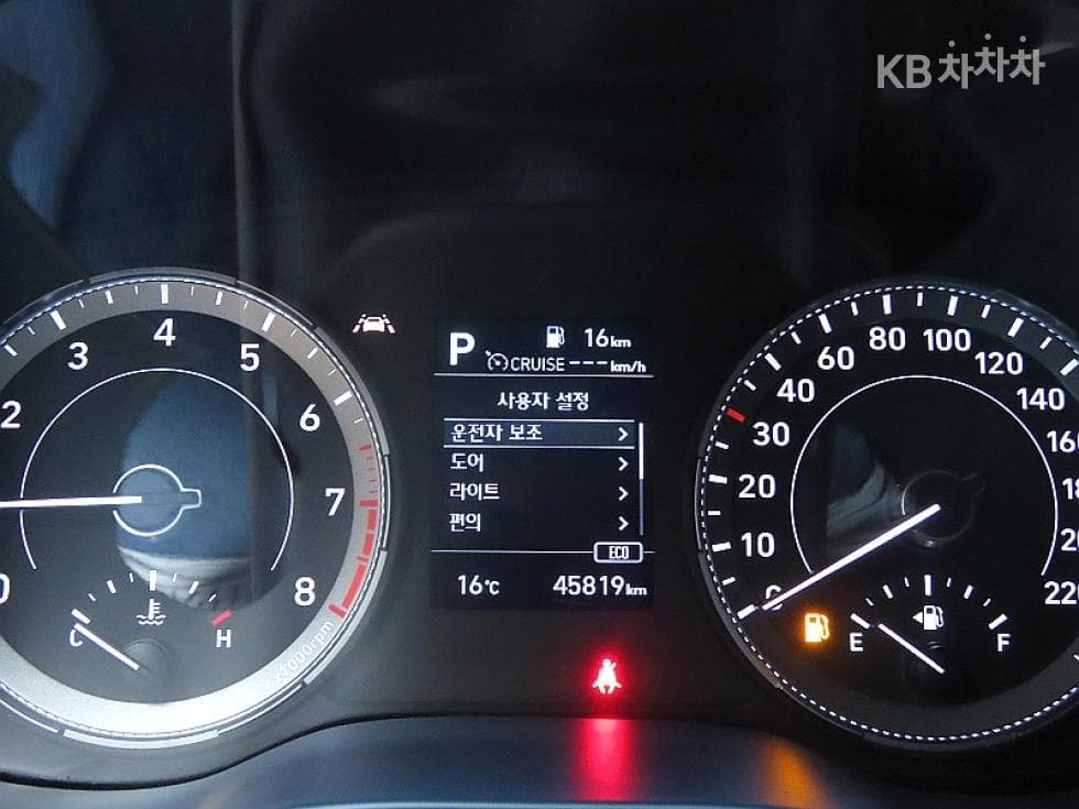 Хюндай ВениуБензин 1.6 Modern Plus - 8