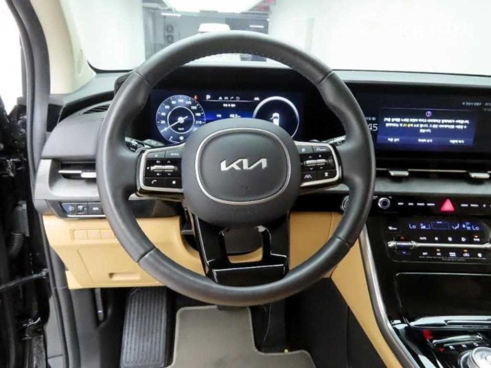Kia Carnival 4th generationG3.5 GDI 9-seater Signature - 7