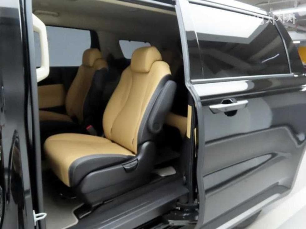 Kia Carnival 4th generationG3.5 GDI 9-seater Signature - 13