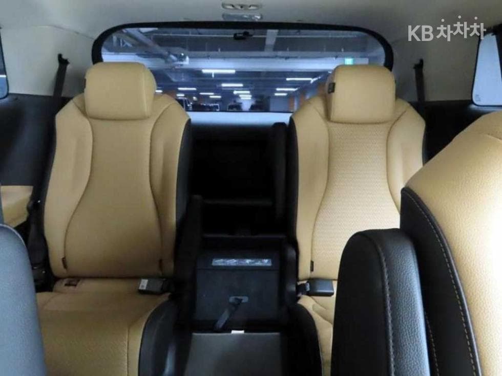 Kia Carnival 4th generationG3.5 GDI 9-seater Signature - 14