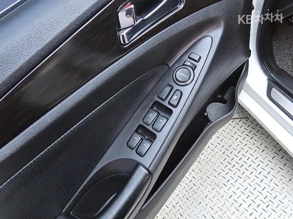 Hyundai YFSonataY20 Premiere Standard - 13