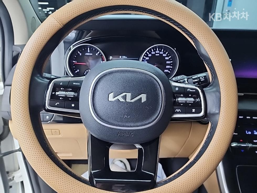 Kia Carnival 4th generationD2.2 9-seater Prestige - 9