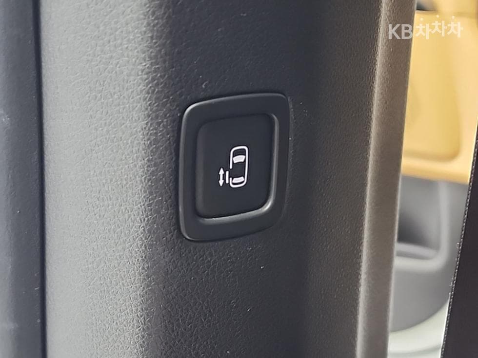 Kia Carnival 4th generationD2.2 9-seater Prestige - 15