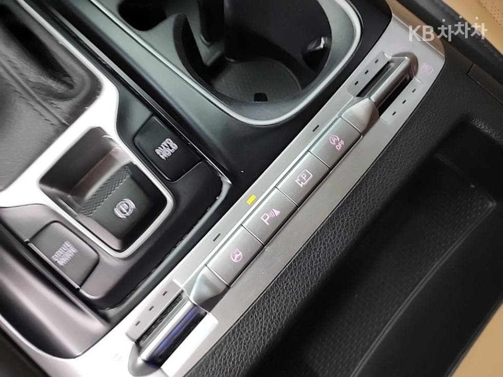 Kia Carnival 4th generationD2.2 9-seater Prestige - 19