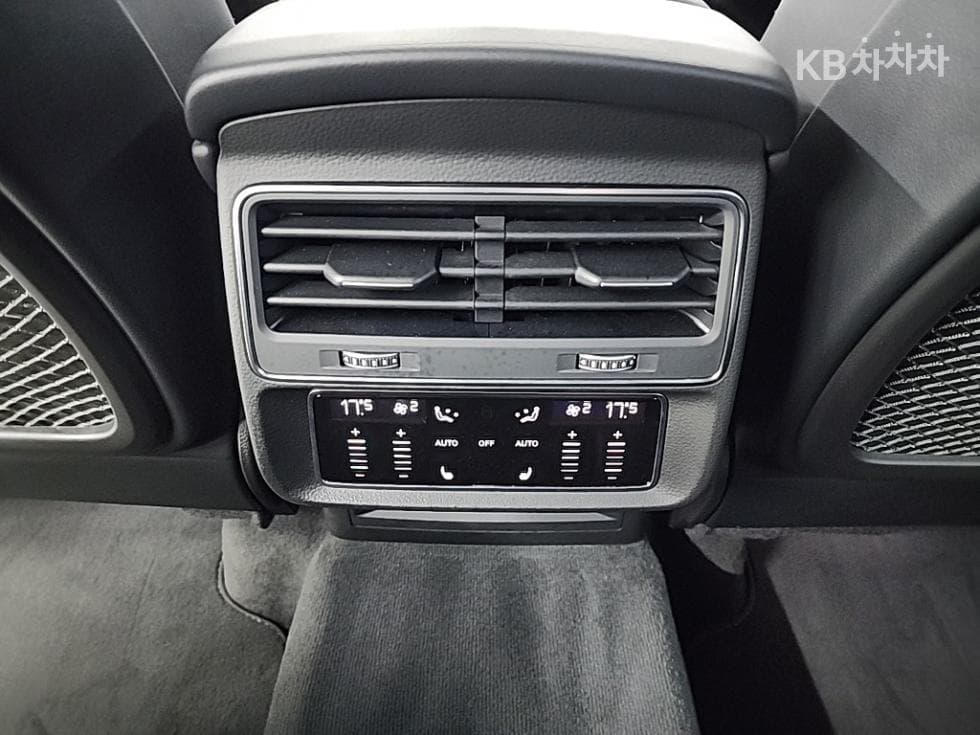 Ауди Нов Q73.0 55 TFSI Quattro Premium - 13