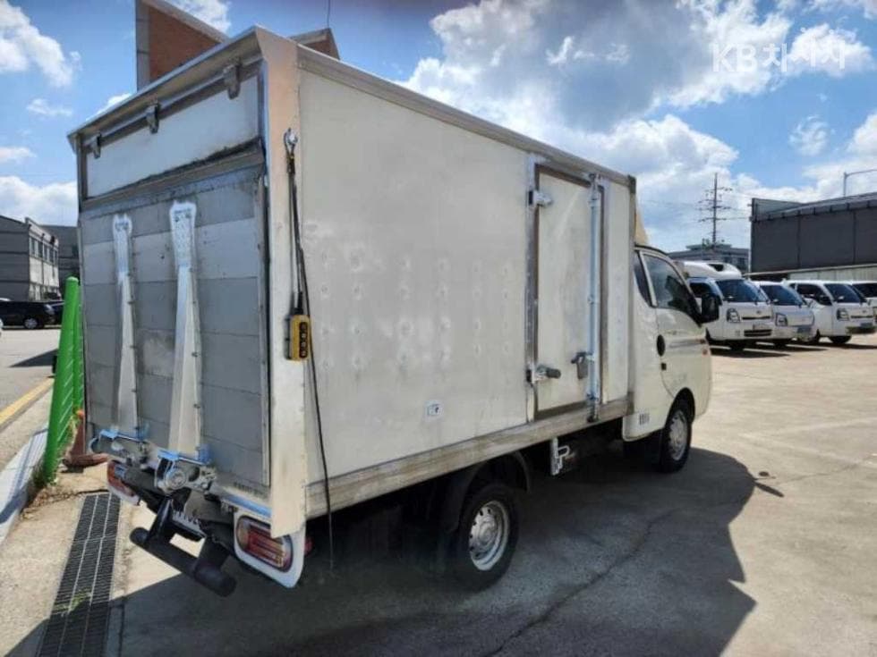 Хюндай Porter 2Удължено междуосие Super Cab Box Truck SUP - 3