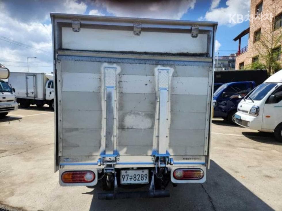 Хюндай Porter 2Удължено междуосие Super Cab Box Truck SUP - 4