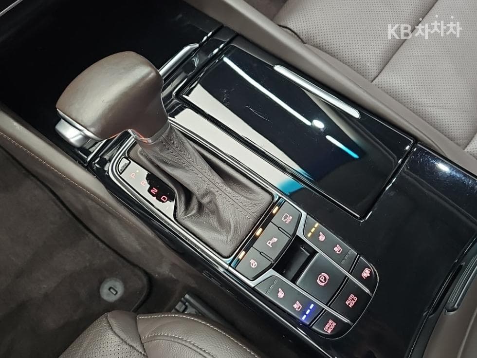 Киа All New K7 ХибридNoblesse Стандартен - 8