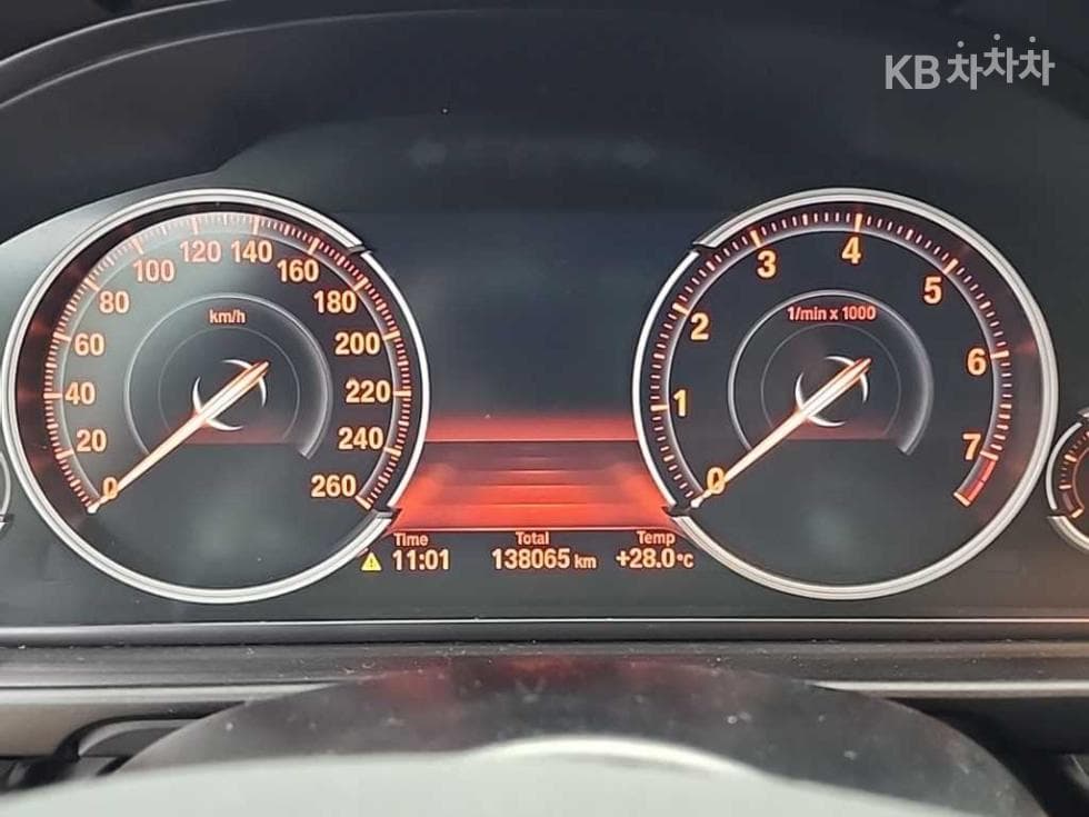 BMW Нов5 Серия528i xDrive M Air로 Динамичен F10 - 6