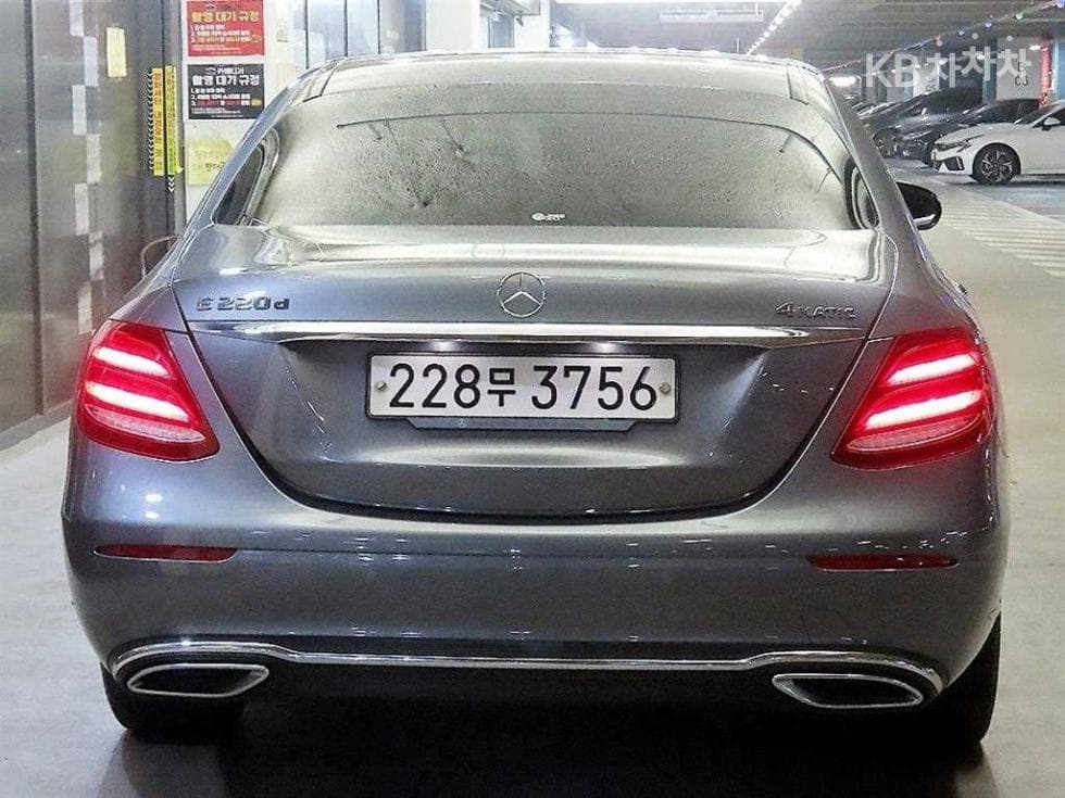 Mercedes-Benz E-Клас (W213)E220d 4MATIC Exclusive - 5