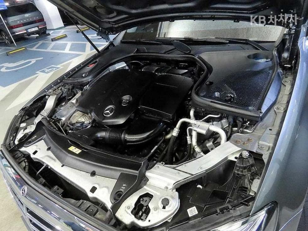 Mercedes-Benz E-Клас (W213)E220d 4MATIC Exclusive - 19