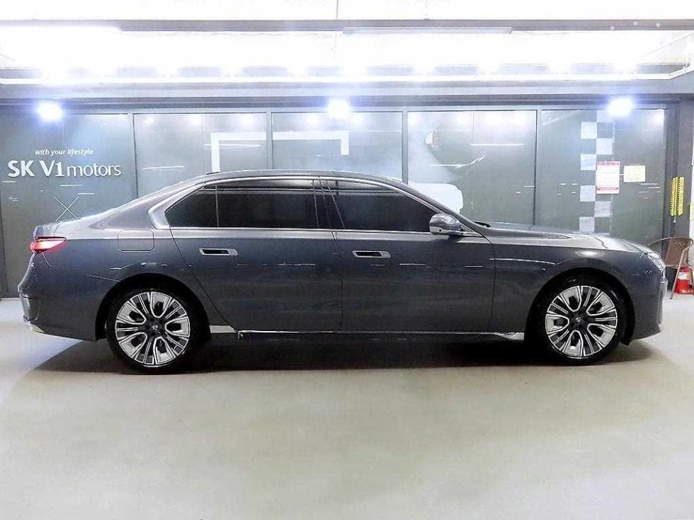 BMW 7시리즈(G70)740i sDrive M Sport Executive - 3